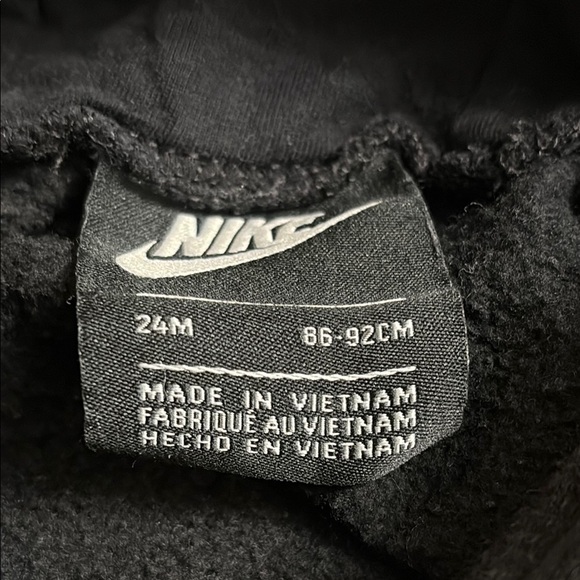 4/$20 Nike logo  Kids Black Hoodie sweater size 24 months, pocket - Picture 5 of 6